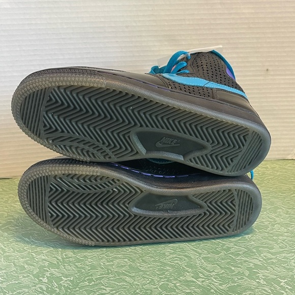 Nike women’s terminator premium high cut sneakers- new without box 24cm rare - Picture 5 of 11